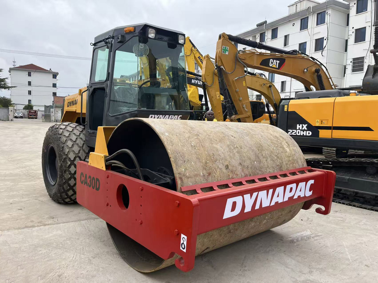 Dynapac Vibratory Road roller CA30D, CA25D Good Price on Sale - Rouleau compresseur: photos 2 Dynapac Vibratory Road roller CA30D, CA25D Good Price on Sale - Rouleau compresseur: photos 2