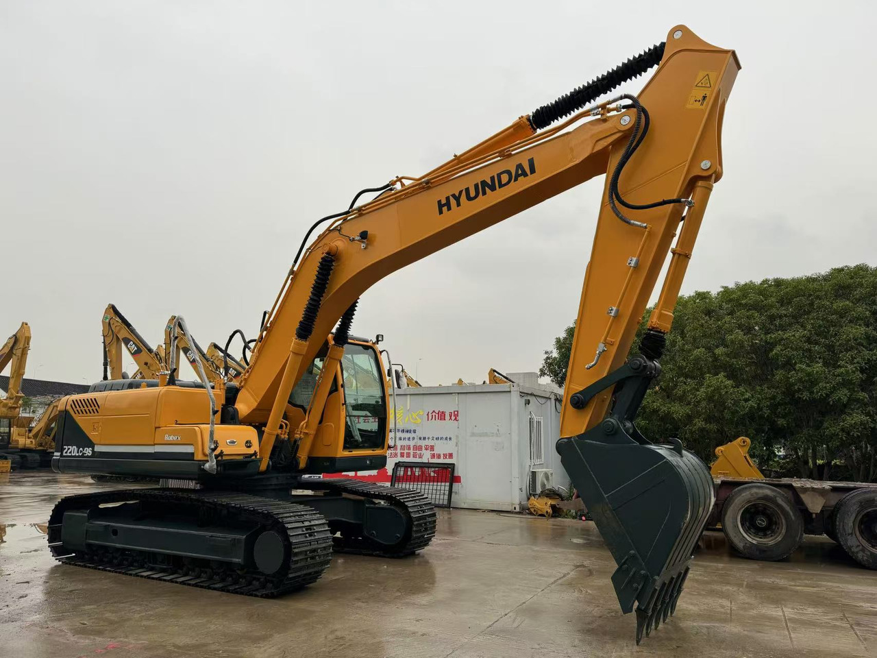 Hyundai 220LC-9S Good Price Used Korea Excavator - Pelle sur chenille: photos 2 Hyundai 220LC-9S Good Price Used Korea Excavator - Pelle sur chenille: photos 2