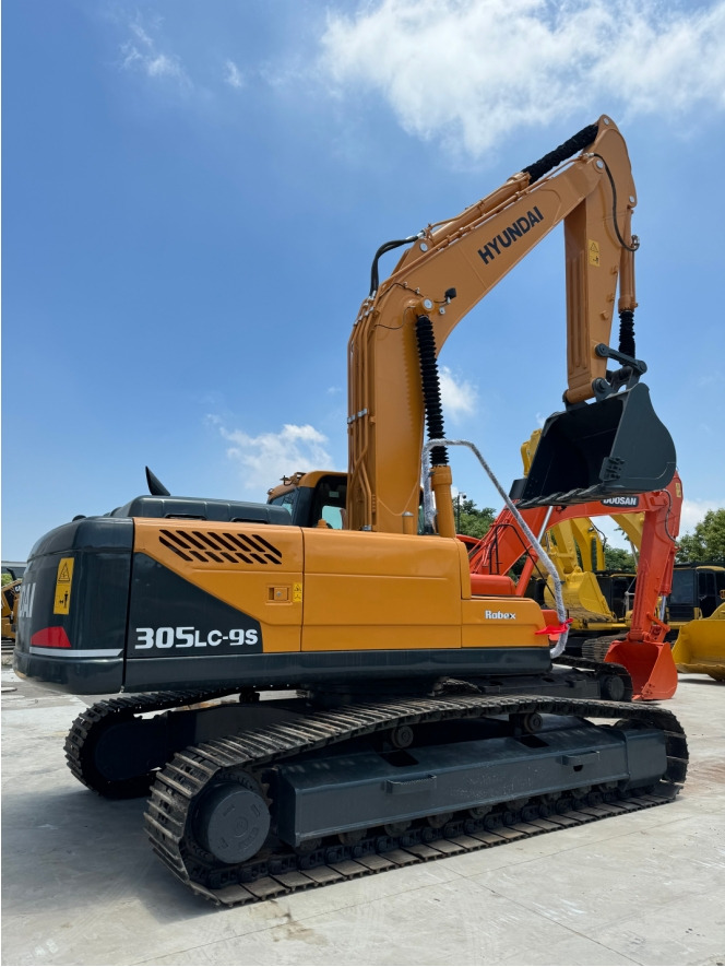 Hyundai 305LC-9S Good Price Used Excavator - Pelle sur chenille: photos 1 Hyundai 305LC-9S Good Price Used Excavator - Pelle sur chenille: photos 1