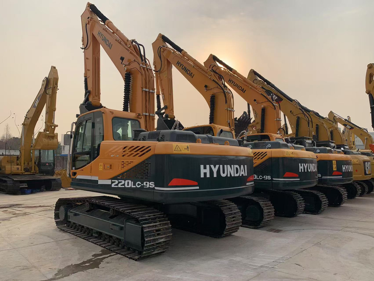 Hyundai Excavator 220LC-9S Secondhand Korea Machine - Pelle sur chenille: photos 5 Hyundai Excavator 220LC-9S Secondhand Korea Machine - Pelle sur chenille: photos 5