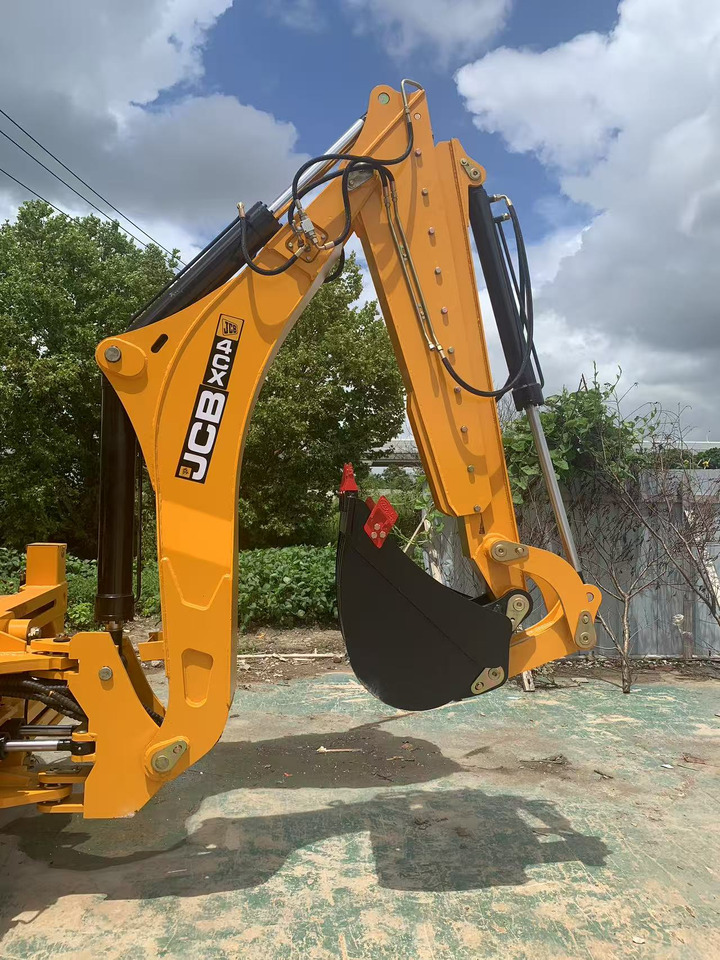 JCB 4X4 Backhoe Loader 4CX, 3CX - Tractopelle: photos 2 JCB 4X4 Backhoe Loader 4CX, 3CX - Tractopelle: photos 2