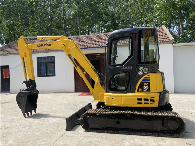 KOMATSU landcaping excavator Komatsu PC55MR, PC50MR small digger - Mini pelle: photos 1 KOMATSU landcaping excavator Komatsu PC55MR, PC50MR small digger - Mini pelle: photos 1