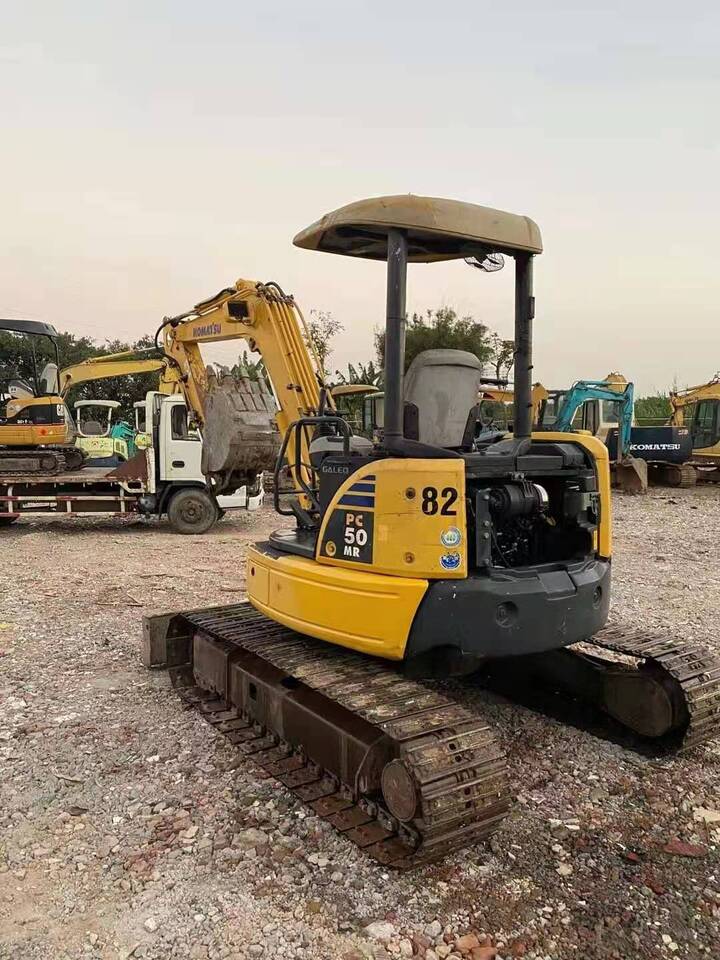 KOMATSU samll digger 5 ton excavatr Komatsu PC50MR with open cabin - Mini pelle: photos 2 KOMATSU samll digger 5 ton excavatr Komatsu PC50MR with open cabin - Mini pelle: photos 2