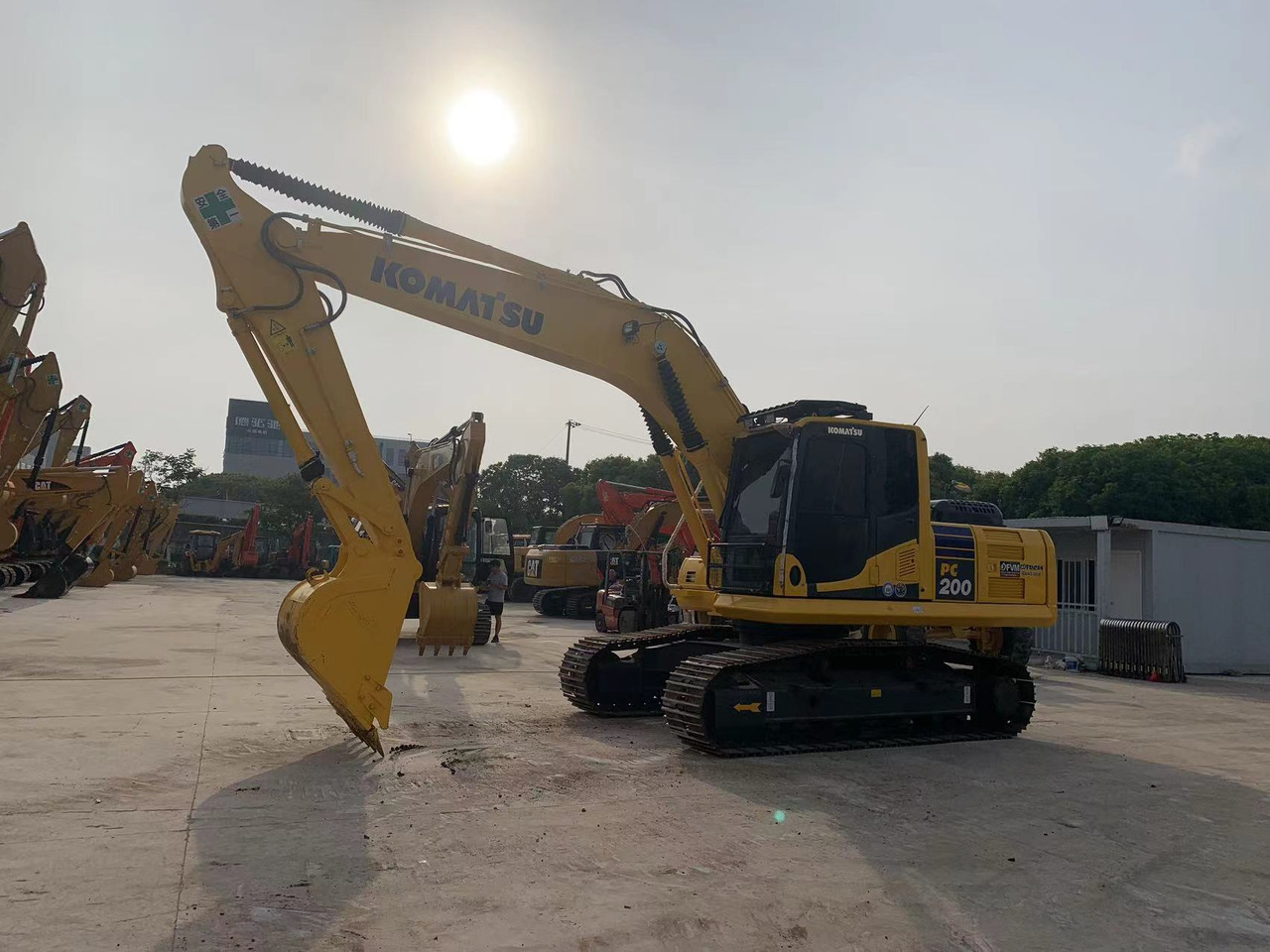 Komatsu 20 ton Excavator PC200-7, PC200-8 with Hydraulic Hammer - Pelle sur chenille: photos 3 Komatsu 20 ton Excavator PC200-7, PC200-8 with Hydraulic Hammer - Pelle sur chenille: photos 3