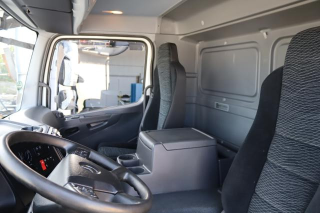 Camion à rideaux coulissants Mercedes-Benz Atego 1527 L: photos 8 Camion à rideaux coulissants Mercedes-Benz Atego 1527 L: photos 8