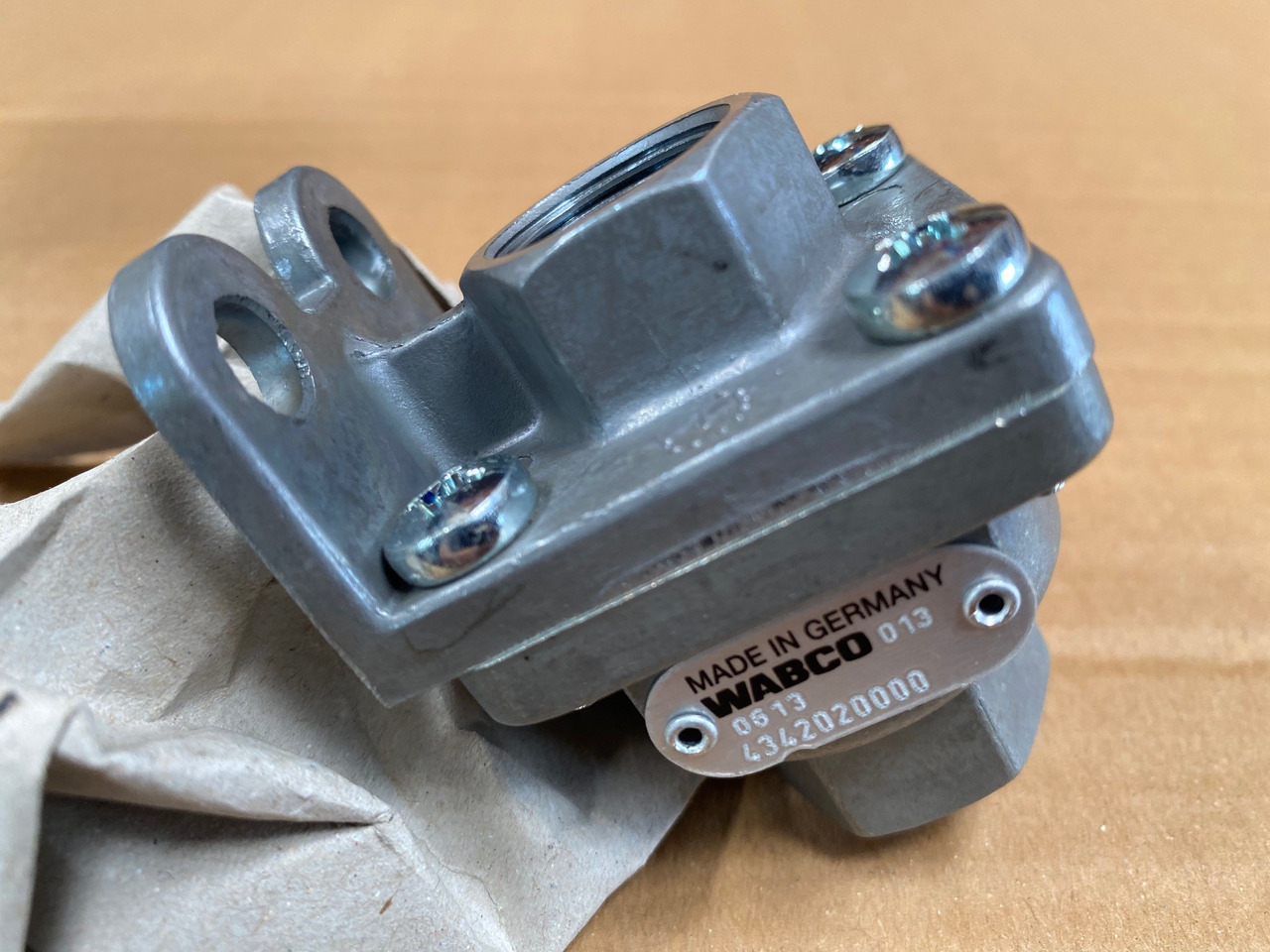 WABCO Valve 4342020000 - Pièces de rechange: photos 1 WABCO Valve 4342020000 - Pièces de rechange: photos 1