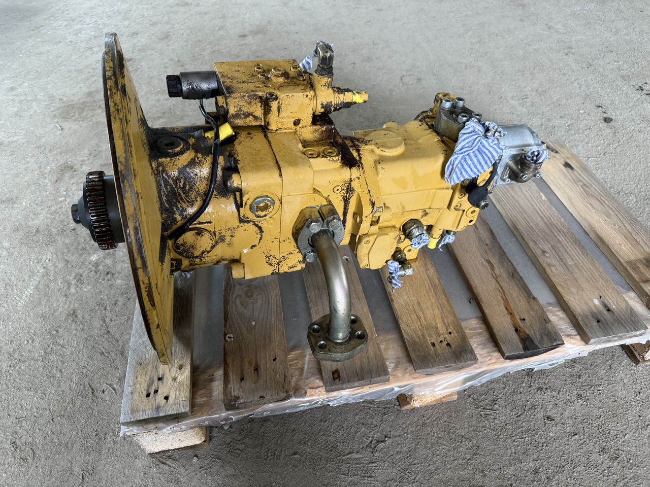 CATERPILLAR M313C - Pompe hydraulique pour Pelle sur pneus: photos 1 CATERPILLAR M313C - Pompe hydraulique pour Pelle sur pneus: photos 1