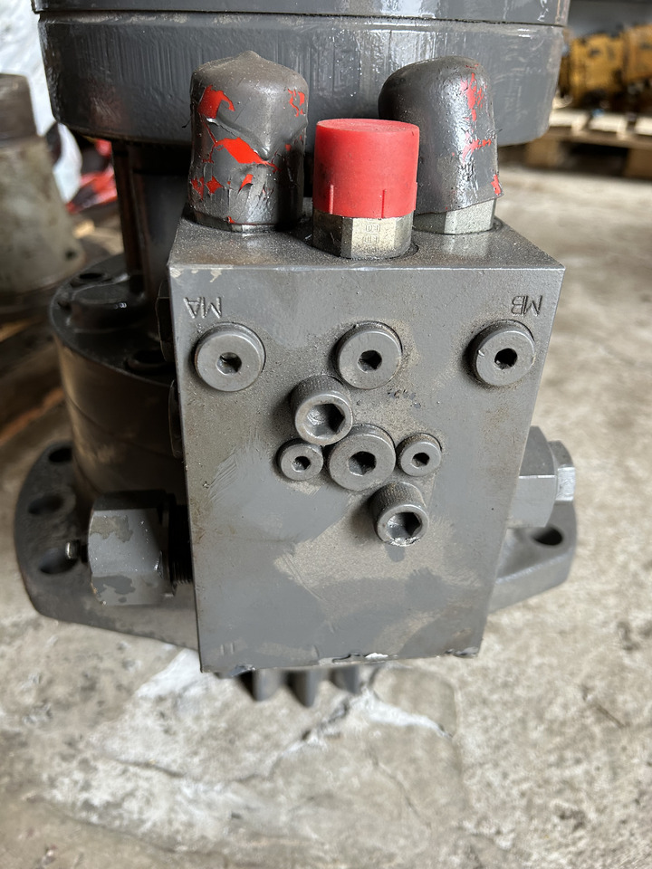 VOLVO EW 140C - Moteur de rotation pour Pelle: photos 2 VOLVO EW 140C - Moteur de rotation pour Pelle: photos 2