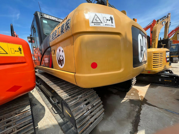 2020 Caterpillar 323D - Pelle sur chenille: photos 1 2020 Caterpillar 323D - Pelle sur chenille: photos 1