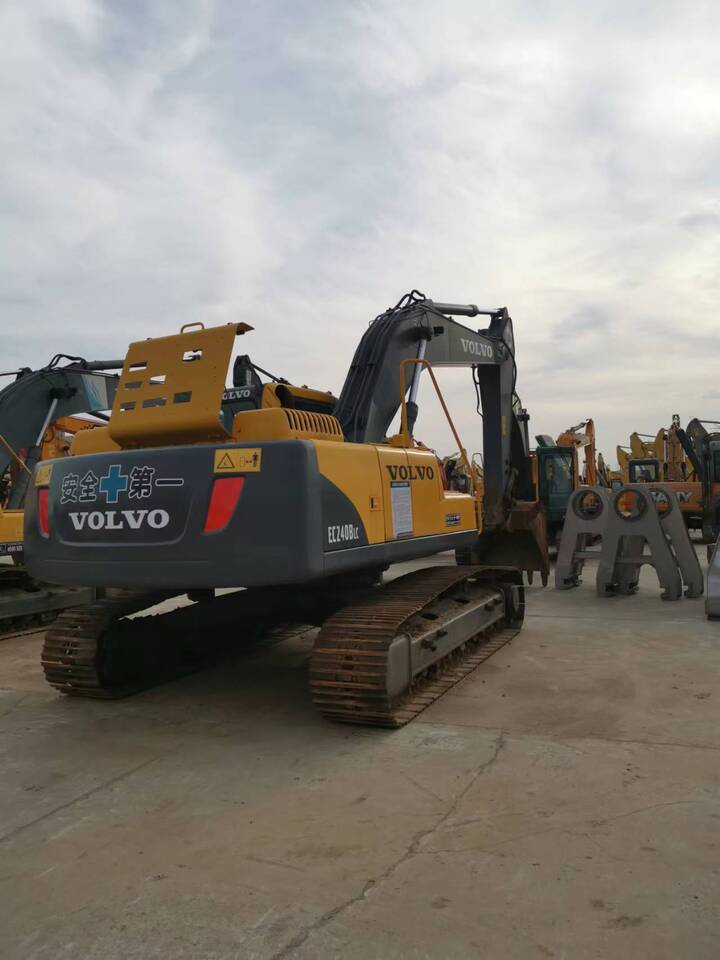 Volvo EC240BLC - Pelle sur chenille: photos 1 Volvo EC240BLC - Pelle sur chenille: photos 1