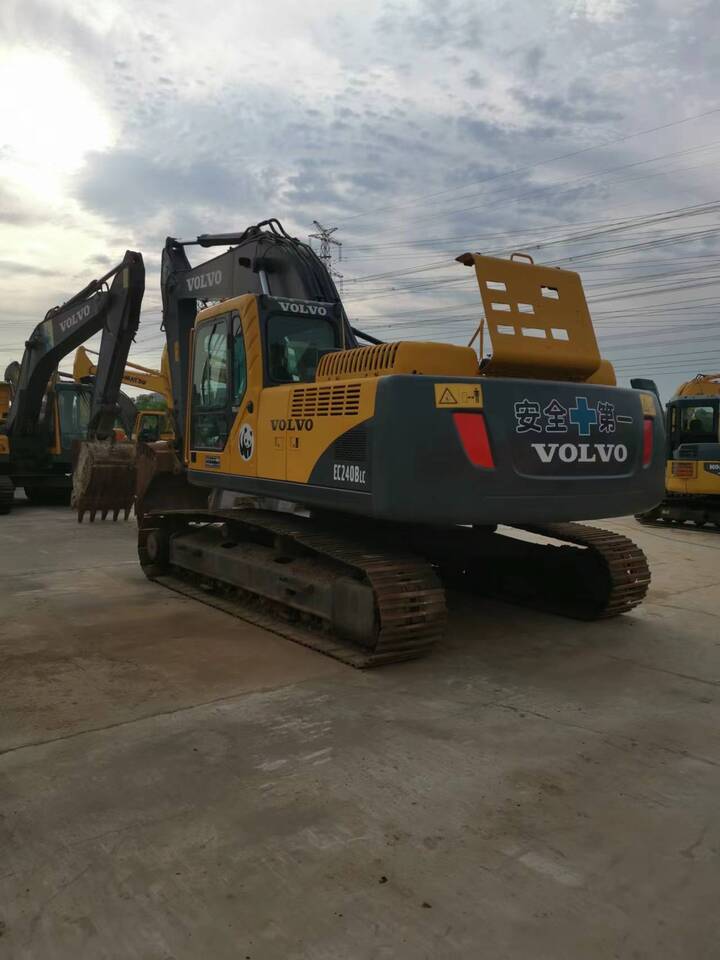 Volvo EC240BLC - Pelle sur chenille: photos 5 Volvo EC240BLC - Pelle sur chenille: photos 5