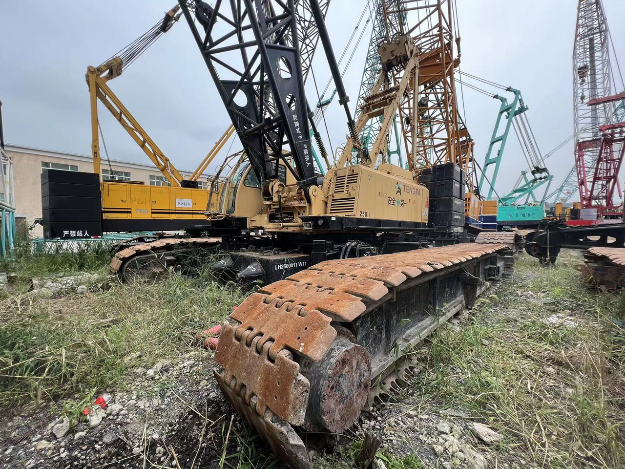 Hitachi-sumitomo SCX2500 - Grue sur chenilles: photos 1 Hitachi-sumitomo SCX2500 - Grue sur chenilles: photos 1