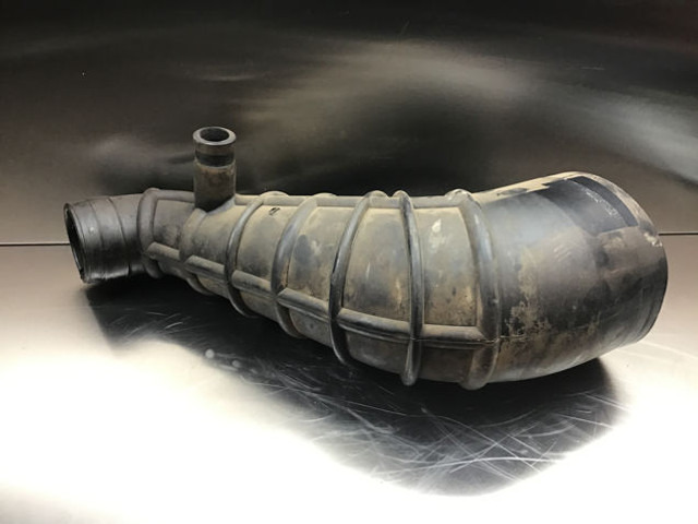 Liebherr Air Filter Hose - Tuyau d'admission d'air: photos 2 Liebherr Air Filter Hose - Tuyau d'admission d'air: photos 2