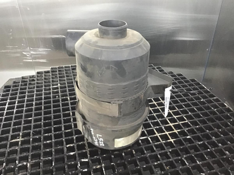 Liebherr Air Filter - Système d'admission d'air: photos 1 Liebherr Air Filter - Système d'admission d'air: photos 1