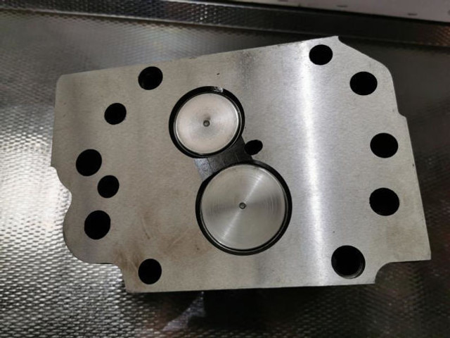 Bloc-cylindres Liebherr Cylinderhead: photos 14