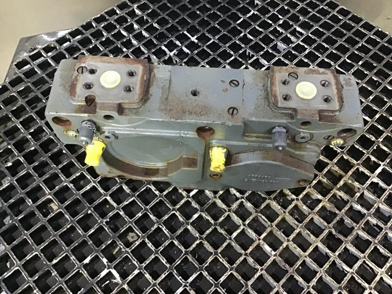 Liebherr DPVPO108 Connecting Plate - Hydraulique: photos 3 Liebherr DPVPO108 Connecting Plate - Hydraulique: photos 3