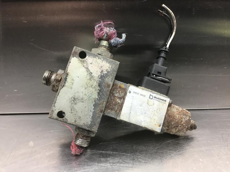 Liebherr Directional Control Valve - Valve hydraulique pour Engins de chantier: photos 1 Liebherr Directional Control Valve - Valve hydraulique pour Engins de chantier: photos 1