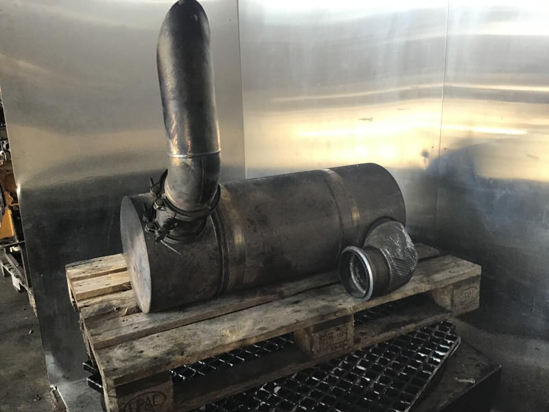 Liebherr Exhaust - Silencieux: photos 3 Liebherr Exhaust - Silencieux: photos 3