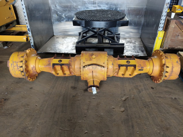 Liebherr Front Axle - Essieu avant: photos 2 Liebherr Front Axle - Essieu avant: photos 2