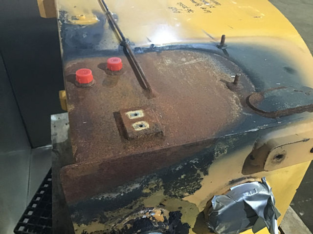 Réservoir de carburant Liebherr Fuel Tank: photos 6 Réservoir de carburant Liebherr Fuel Tank: photos 6