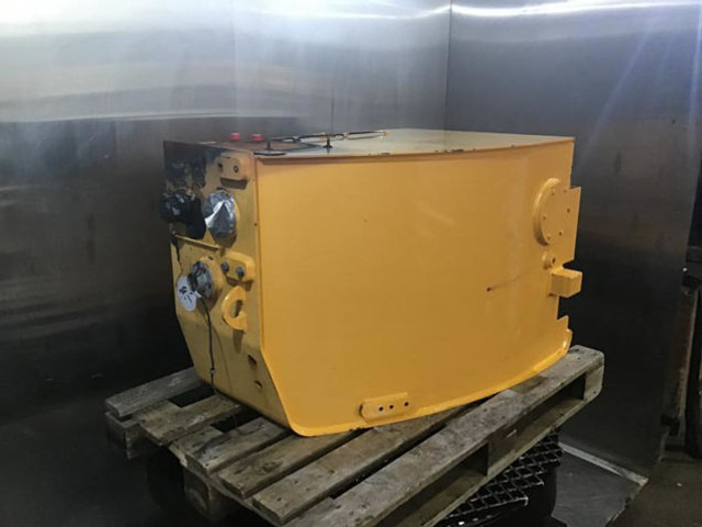 Réservoir de carburant Liebherr Fuel Tank: photos 13 Réservoir de carburant Liebherr Fuel Tank: photos 13