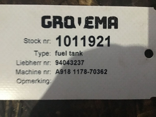 Réservoir de carburant Liebherr Fuel Tank: photos 10 Réservoir de carburant Liebherr Fuel Tank: photos 10