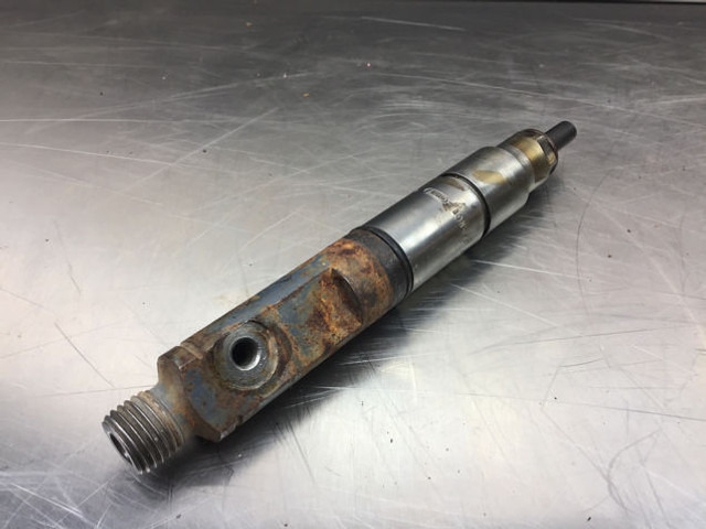 Filtre à carburant Liebherr Injection Nozzle 632 A1: photos 6