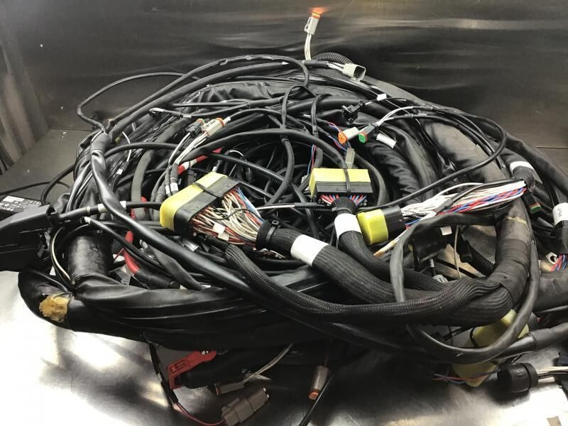 Liebherr L550 / L556 - Câble/ Fil: photos 3 Liebherr L550 / L556 - Câble/ Fil: photos 3