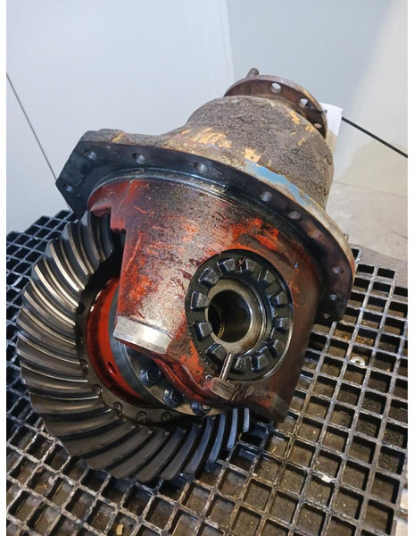 Liebherr L551 - Différentiel: photos 1 Liebherr L551 - Différentiel: photos 1