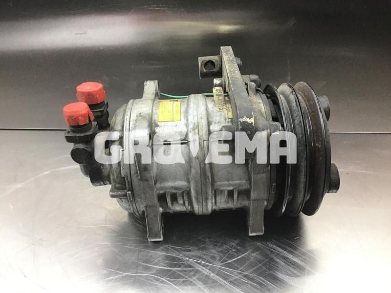 Liebherr R900 Li / A316 Li / A314 Li / A312 Li / A309 Li / A310 - Compresseur de climatisation: photos 1 Liebherr R900 Li / A316 Li / A314 Li / A312 Li / A309 Li / A310 - Compresseur de climatisation: photos 1