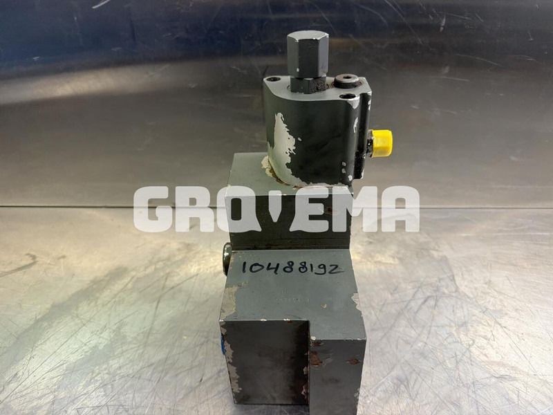 Liebherr R926 COMP / R926 K-LC / R926 LC / R926 CL / R906 WLC / R906 C - Hydraulique: photos 3 Liebherr R926 COMP / R926 K-LC / R926 LC / R926 CL / R906 WLC / R906 C - Hydraulique: photos 3