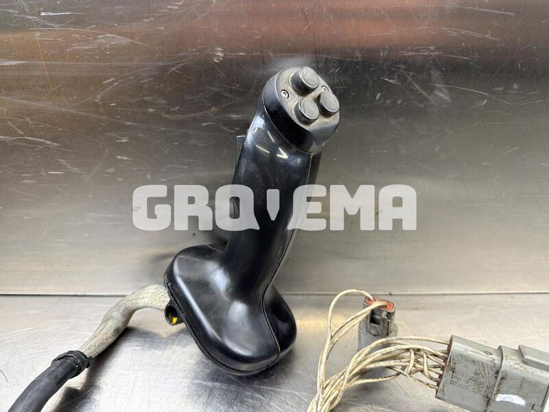 Liebherr R946 LC / R946 NLC / R924 - Hydraulique: photos 1 Liebherr R946 LC / R946 NLC / R924 - Hydraulique: photos 1