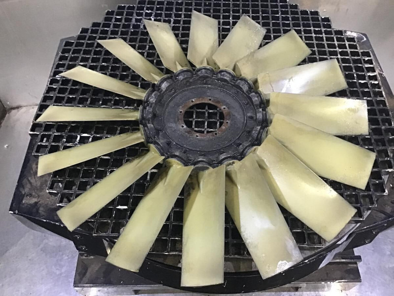 Liebherr R954B / R954HD / R954 - Ventilateur: photos 3 Liebherr R954B / R954HD / R954 - Ventilateur: photos 3