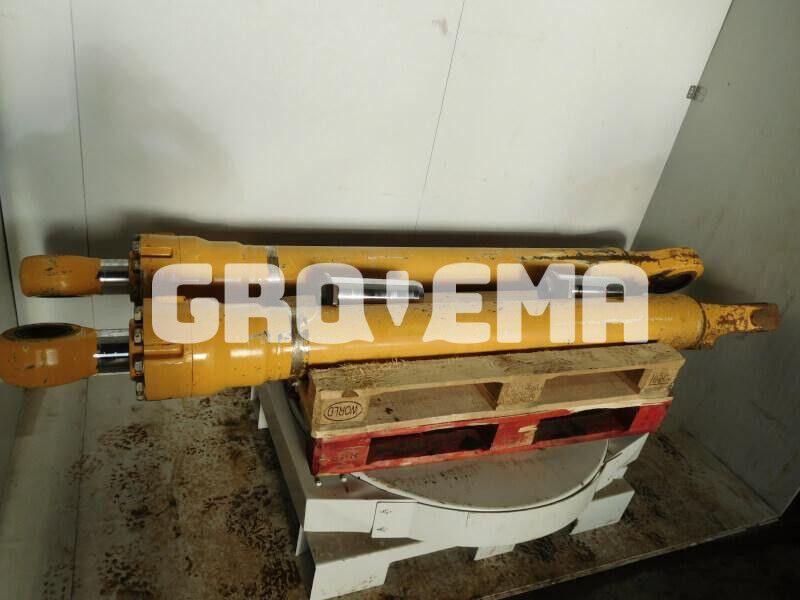 Liebherr R964C / R970 / R964 / R966 - Vérin hydraulique: photos 1 Liebherr R964C / R970 / R964 / R966 - Vérin hydraulique: photos 1