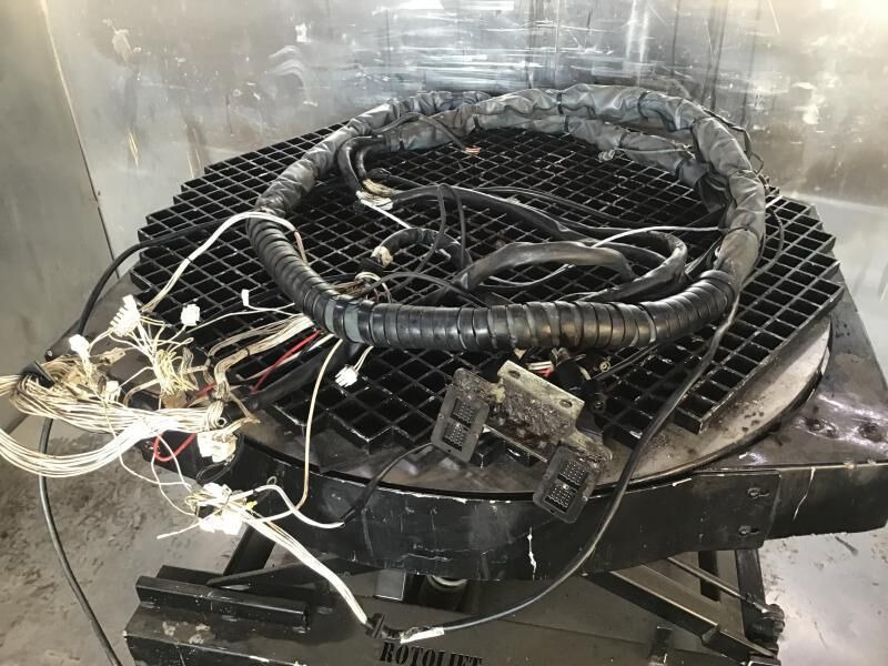 Liebherr Wire Harness - Câble/ Fil: photos 1 Liebherr Wire Harness - Câble/ Fil: photos 1