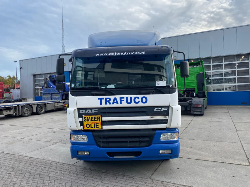 DAF CF 75.310 / Manual / Euro 3 - Châssis cabine: photos 2 DAF CF 75.310 / Manual / Euro 3 - Châssis cabine: photos 2