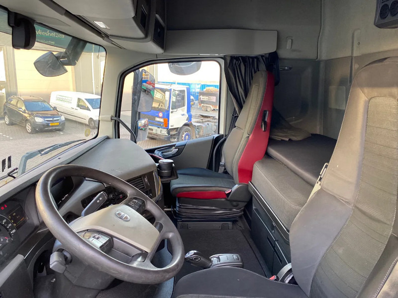 Tracteur routier Volvo FH 13.420 Globetrotter / ADR + PTO / Stand Airco: photos 6 Tracteur routier Volvo FH 13.420 Globetrotter / ADR + PTO / Stand Airco: photos 6