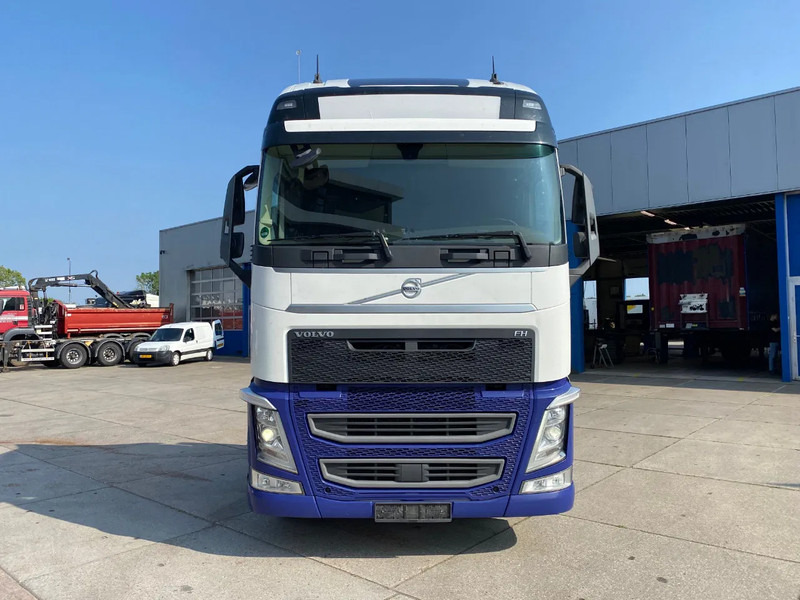 Volvo FH 13.500 Globetrotter XL / I-parkCool / 2x Tank - Tracteur routier: photos 2 Volvo FH 13.500 Globetrotter XL / I-parkCool / 2x Tank - Tracteur routier: photos 2