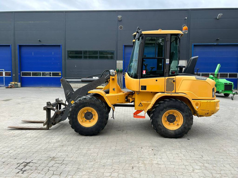 Volvo L 30 G - Chargeuse sur pneus: photos 2 Volvo L 30 G - Chargeuse sur pneus: photos 2