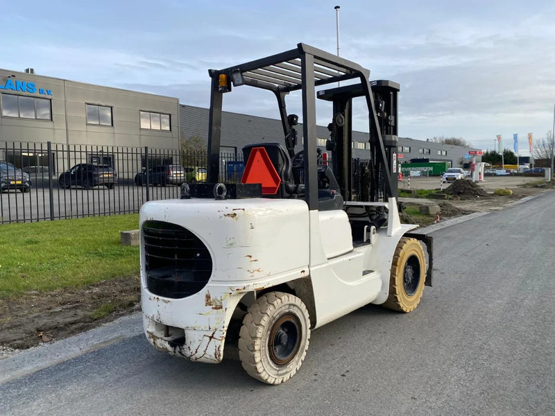 Caterpillar DP35K - Chariot élévateur diesel: photos 5 Caterpillar DP35K - Chariot élévateur diesel: photos 5