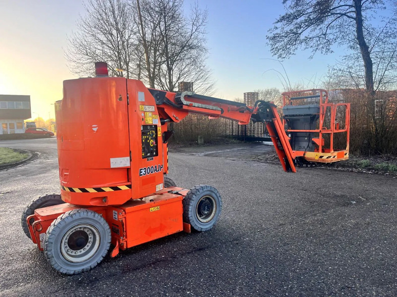 JLG E300AJP - Nacelle articulée: photos 5 JLG E300AJP - Nacelle articulée: photos 5