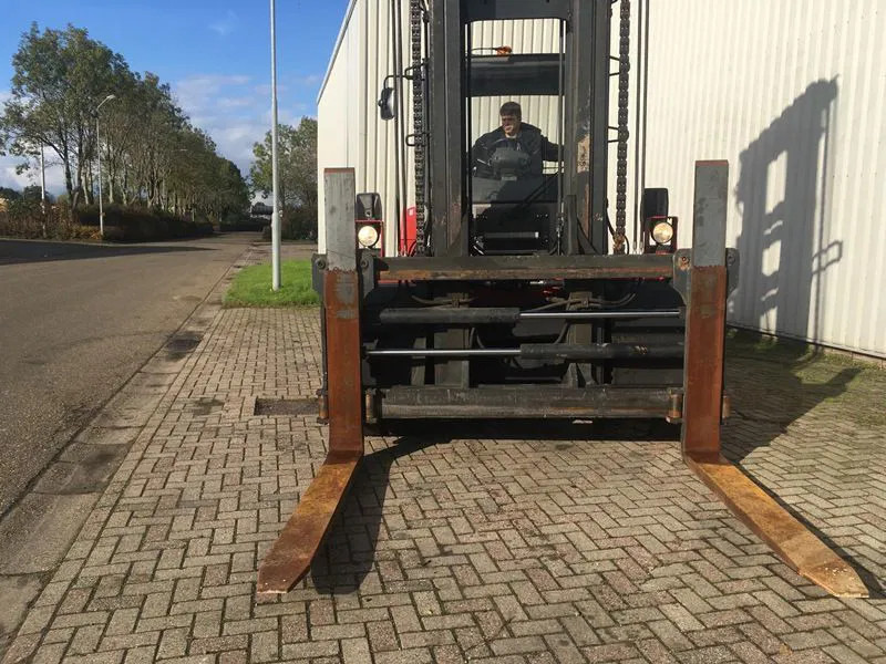 Chariot élévateur à gaz Kalmar GCE 150- 6: photos 7