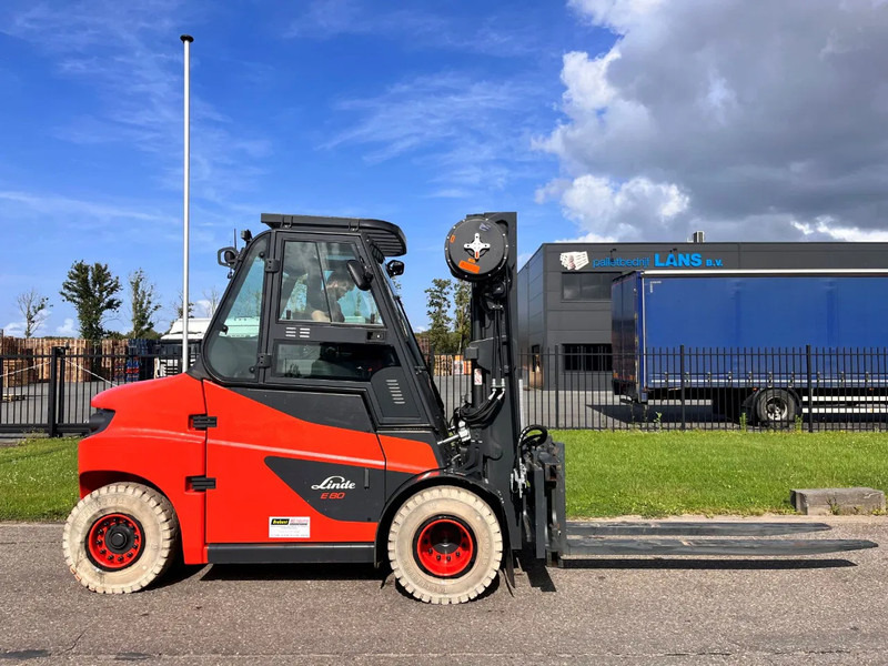 Linde E80-01/900 - Chariot élévateur électrique: photos 2 Linde E80-01/900 - Chariot élévateur électrique: photos 2