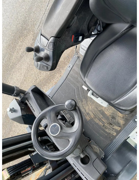 Chariot élévateur à gaz Linde H35T-02: photos 11