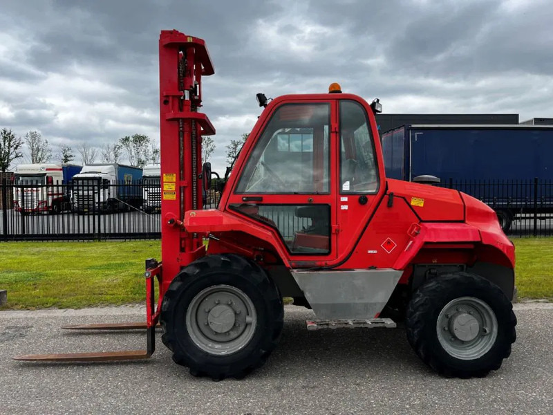 Manitou M30-4 4X4 - Chariot tout terrain: photos 3 Manitou M30-4 4X4 - Chariot tout terrain: photos 3