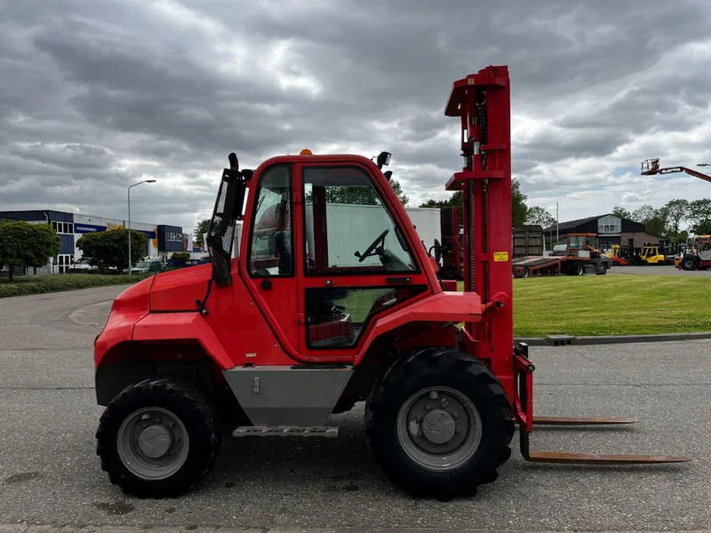 Manitou M30-4 4X4 - Chariot tout terrain: photos 2 Manitou M30-4 4X4 - Chariot tout terrain: photos 2