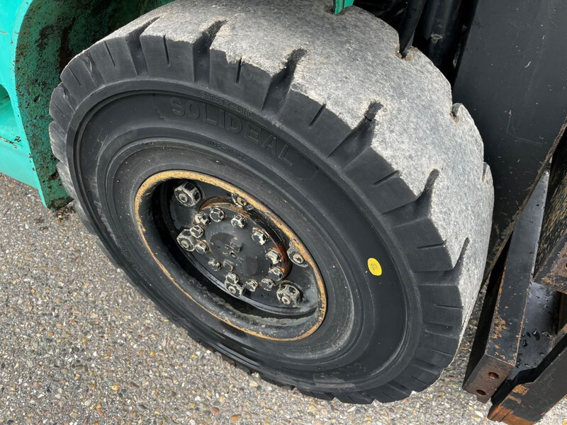 Chariot élévateur diesel Mitsubishi FD45: photos 11