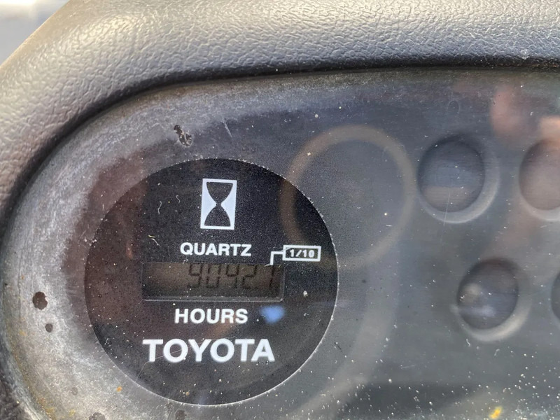 Chariot élévateur à gaz Toyota 42-6FGF25: photos 13 Chariot élévateur à gaz Toyota 42-6FGF25: photos 13