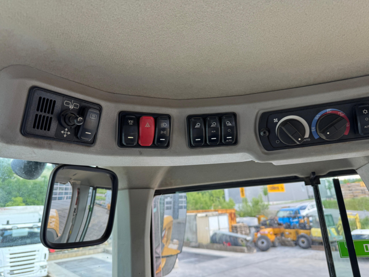 Chargeuse sur pneus CATERPILLAR 926M: photos 20