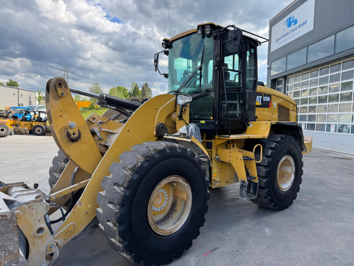 Chargeuse sur pneus CATERPILLAR 926M: photos 9